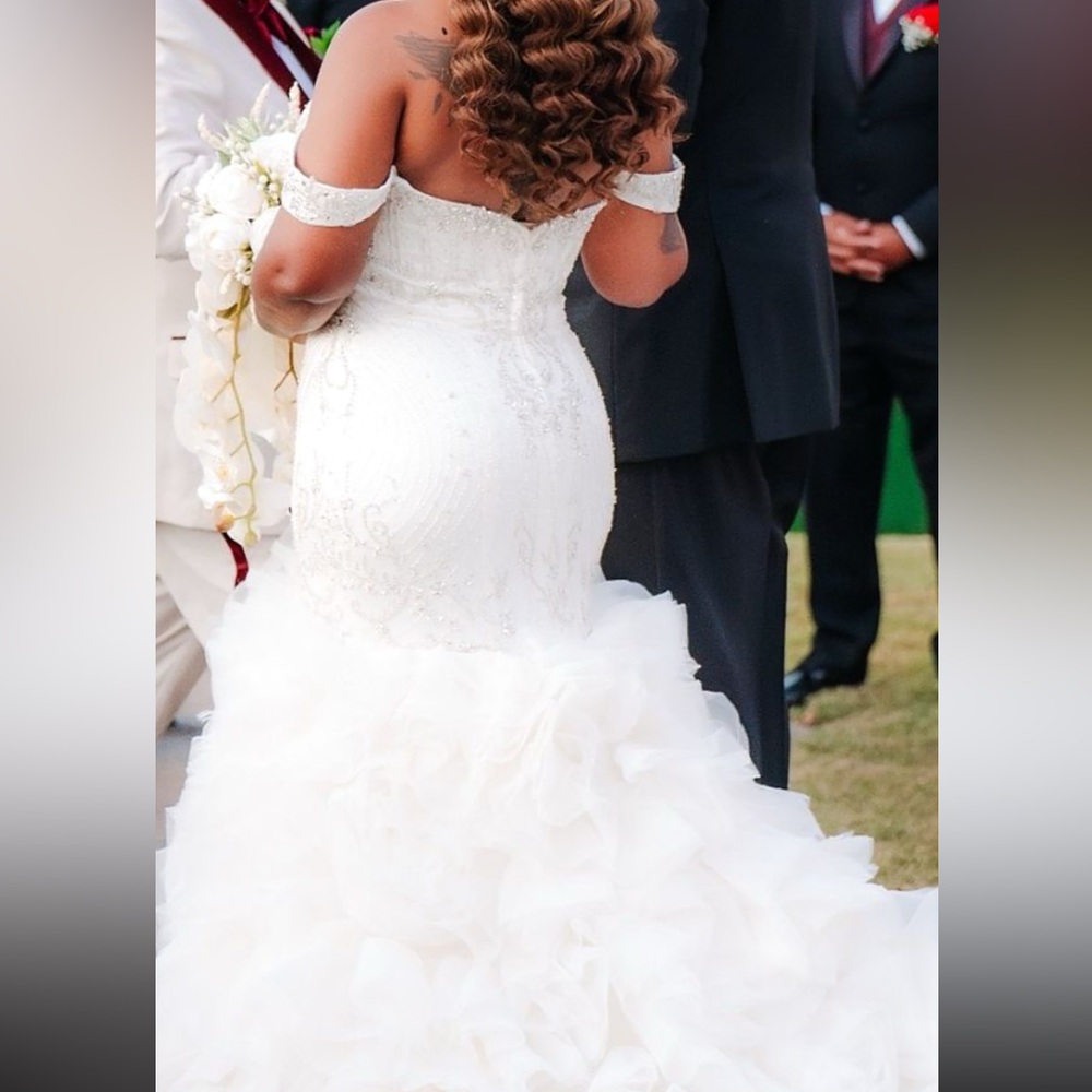 Elegant White Wedding Dress